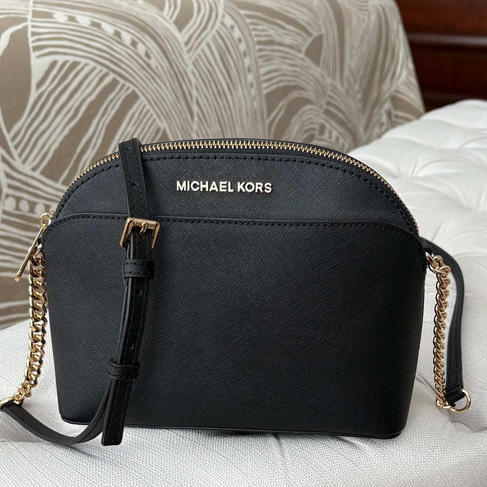 MICHAEL KORS Jet Set Travel black crossbody bag with gold hardware